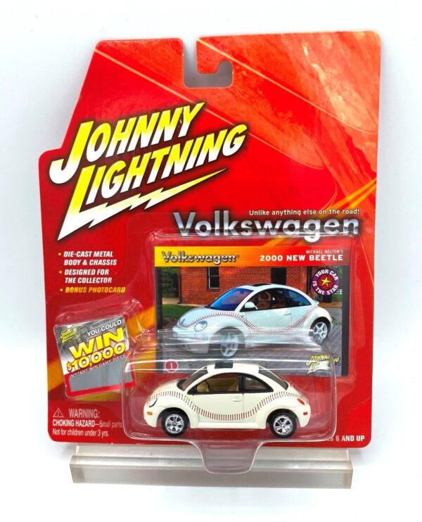 Vintage 2000 New Beetle White (2) Vintage 2000 New Beetle White (2)