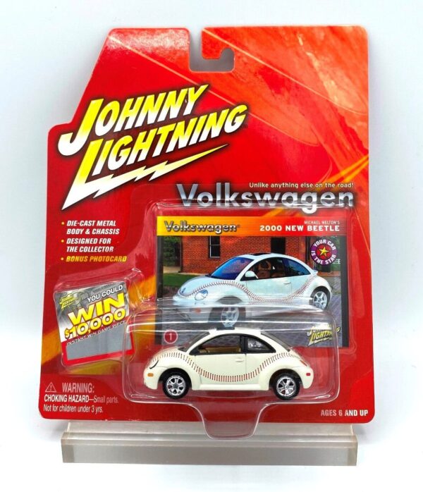 Vintage 2000 New Beetle White (3) Vintage 2000 New Beetle White (3)