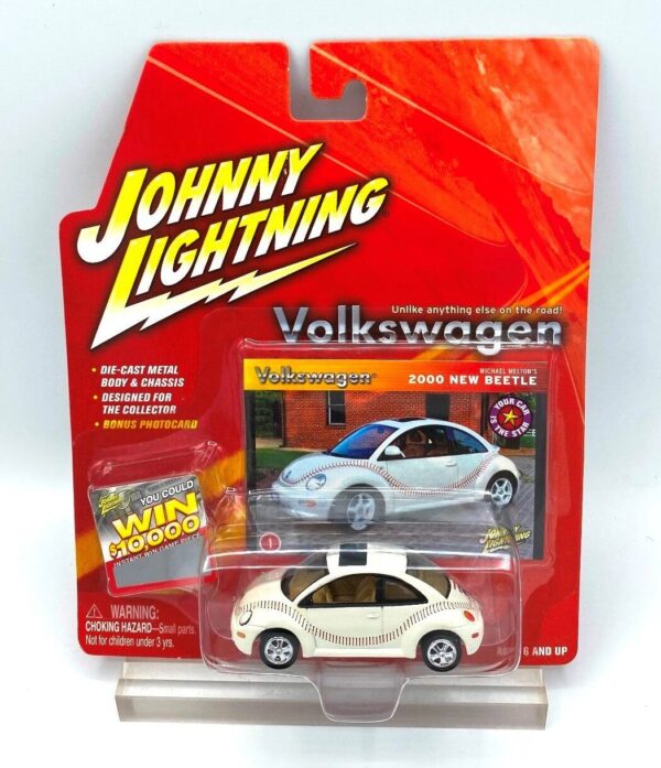 Vintage 2000 New Beetle White (4) Vintage 2000 New Beetle White (4)