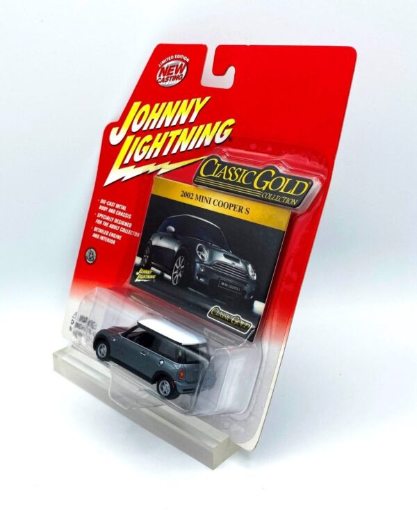 Vintage 2002 Mini Cooper S (9) Vintage 2002 Mini Cooper S (9)