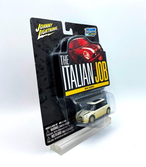 Vintage Mini Cooper (White-Alley Dirt) (5)