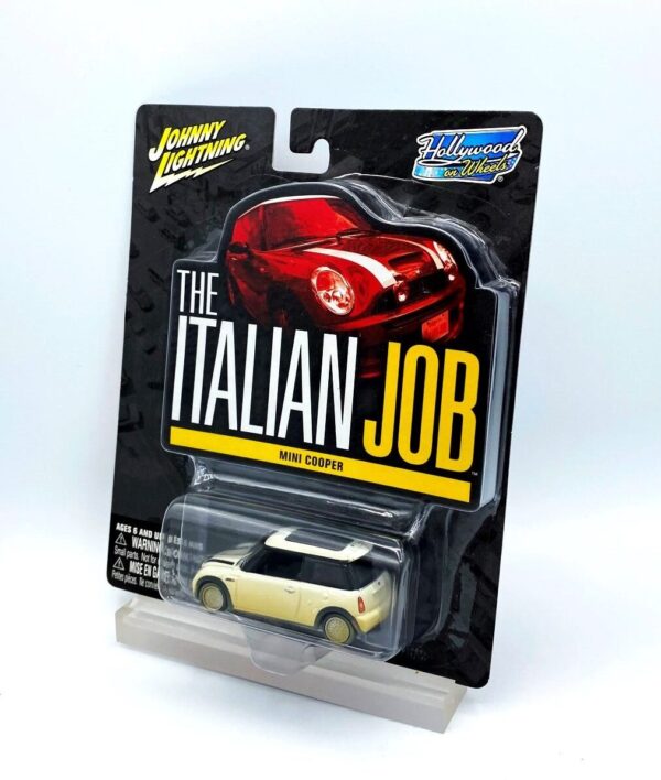 Vintage Mini Cooper (White-Alley Dirt) (7)