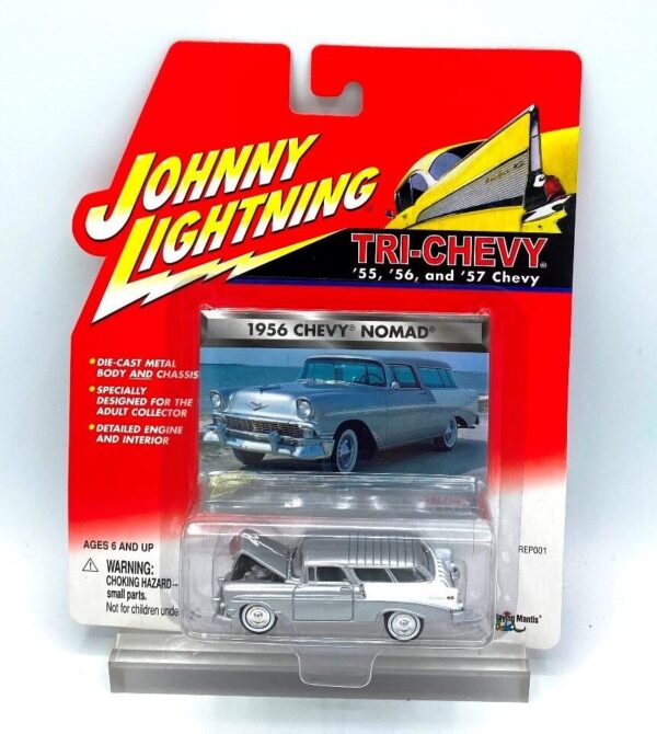 Vintage 1956 Chevy Nomad Silver (2)