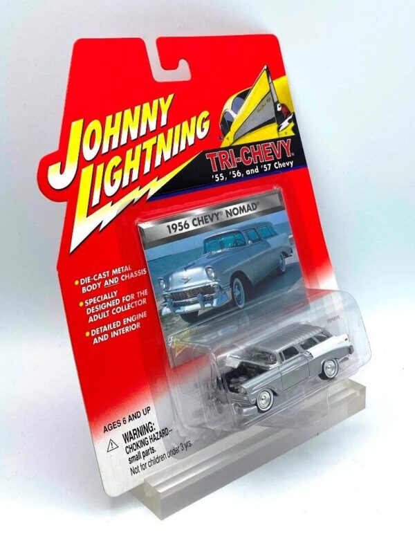 Vintage 1956 Chevy Nomad Silver (6)