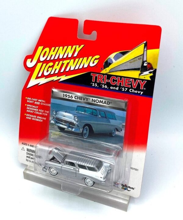 Vintage 1956 Chevy Nomad Silver (8)