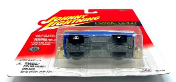 Vintage 1957 Chevy Bel Air Blue (11) Vintage 1957 Chevy Bel Air Blue (11)