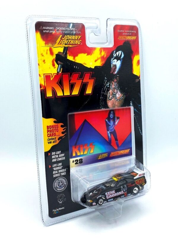 Vintage Gene Simmons #28 (3) Vintage Gene Simmons #28 (3)
