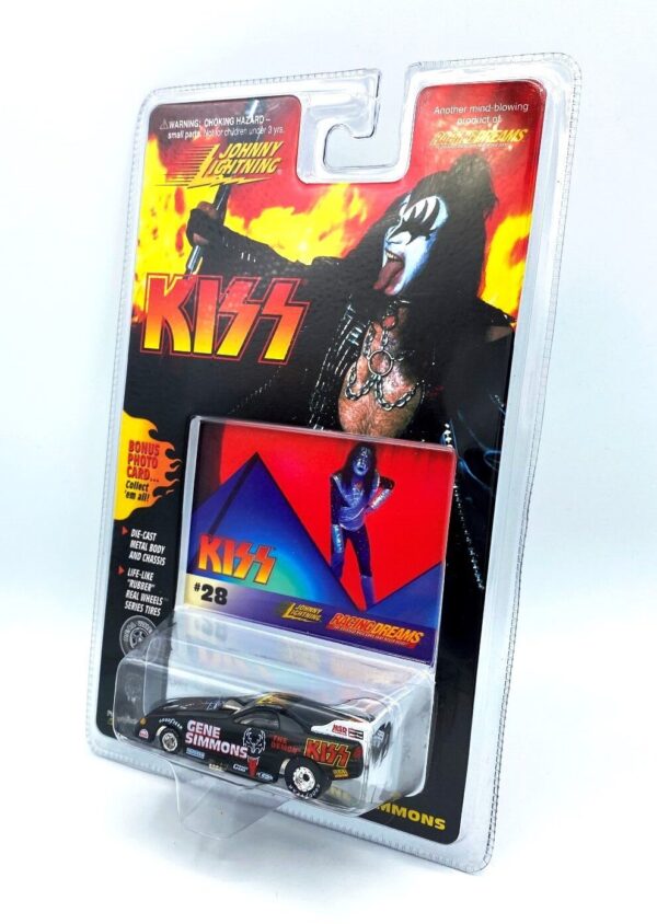Vintage Gene Simmons #28 (5) Vintage Gene Simmons #28 (5)
