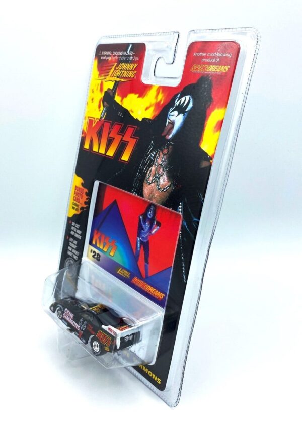 Vintage Gene Simmons #28 (6) Vintage Gene Simmons #28 (6)