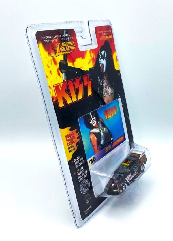 Vintage Gene Simmons #30 (4) Vintage Gene Simmons #30 (4)