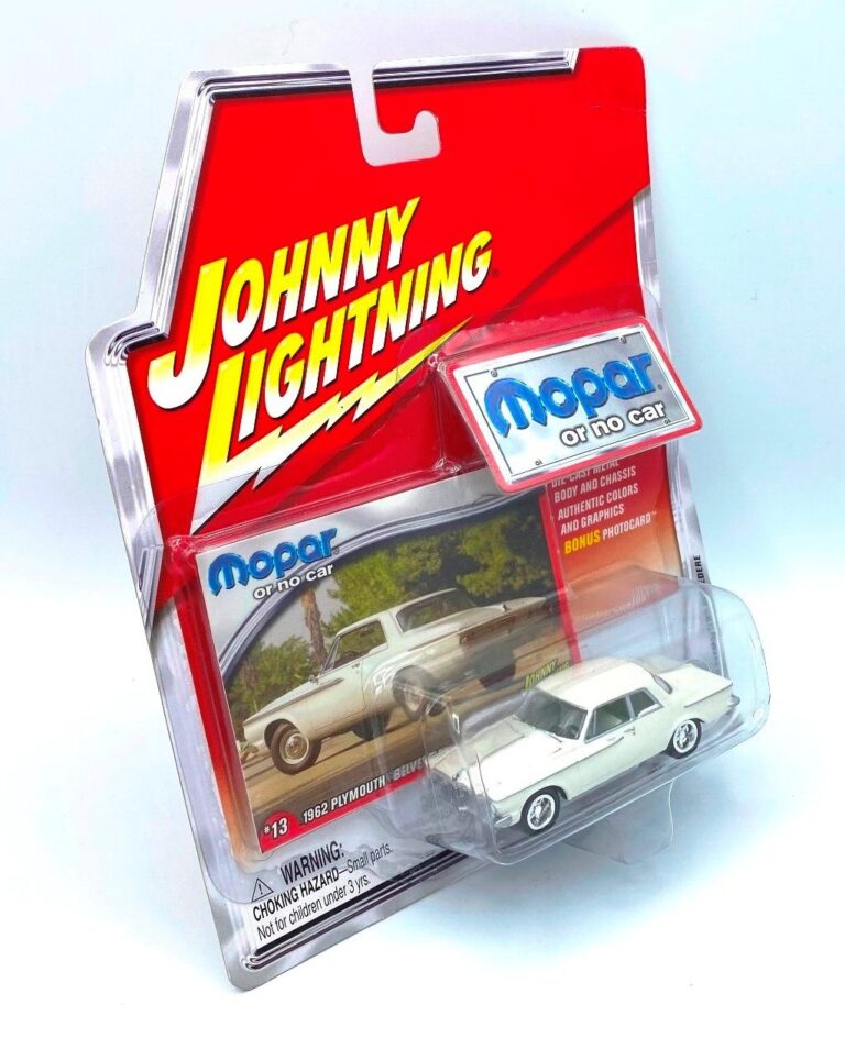1970 plymouth Superbird Hard Top by RC2 Johnny Lightning Chase Car 1/24 scale di