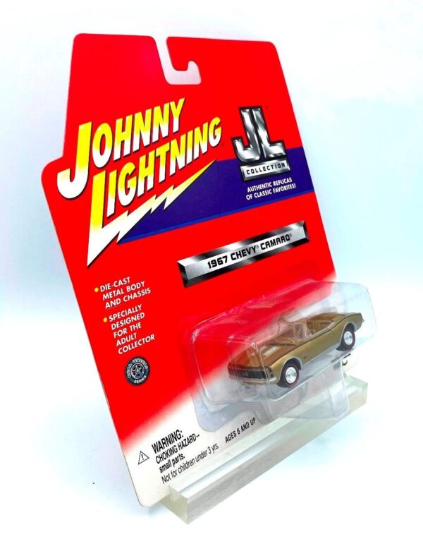 Vintage 1967 Chevy Camaro (4) Vintage 1967 Chevy Camaro (4)