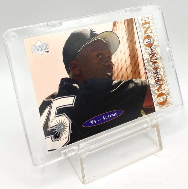 1995 Upper Deck (One On One '94 Autumn) Michael Jordan Retires Card #9 (3)