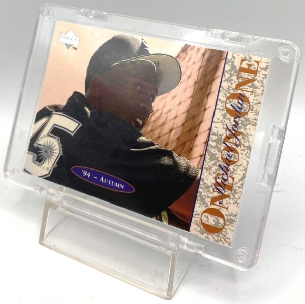 1995 Upper Deck (One On One '94 Autumn) Michael Jordan Retires Card #9 (4)