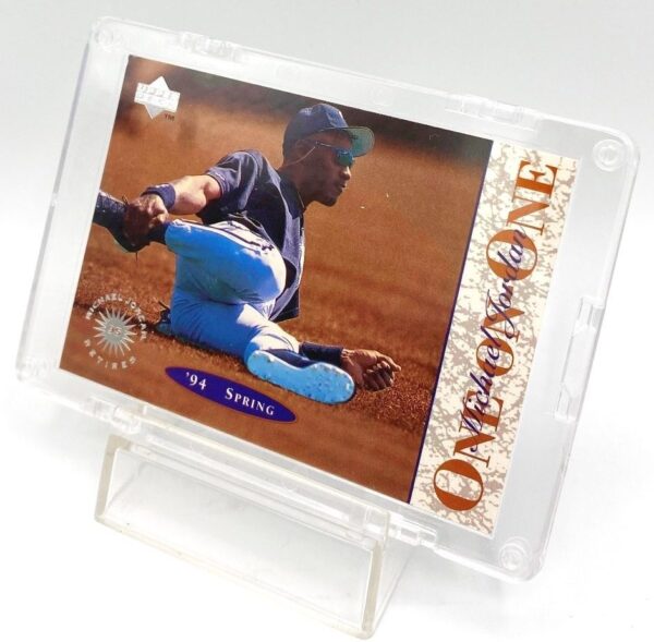1995 Upper Deck (One On One '94 Spring) Michael Jordan Retires Card #6 (4)
