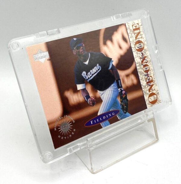 1995 Upper Deck (One On One Fielding) Michael Jordan Retires Card #2 (3) 1995 Upper Deck (One On One Fielding) Michael Jordan Retires Card #2 (3)