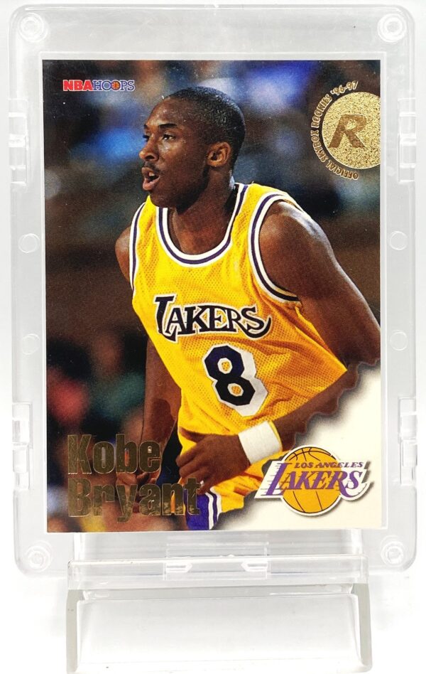 1996-97 Skybox Rookies Kobe Bryant (Rookie Gold Script Print) 1pc Card #281(1) 1996-97 Skybox Rookies Kobe Bryant (Rookie Gold Script Print) 1pc Card #281(1)