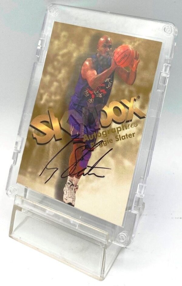 1998 Skybox (Reggie Slater) Raptors Rookie Autograph Card #NNO (4)