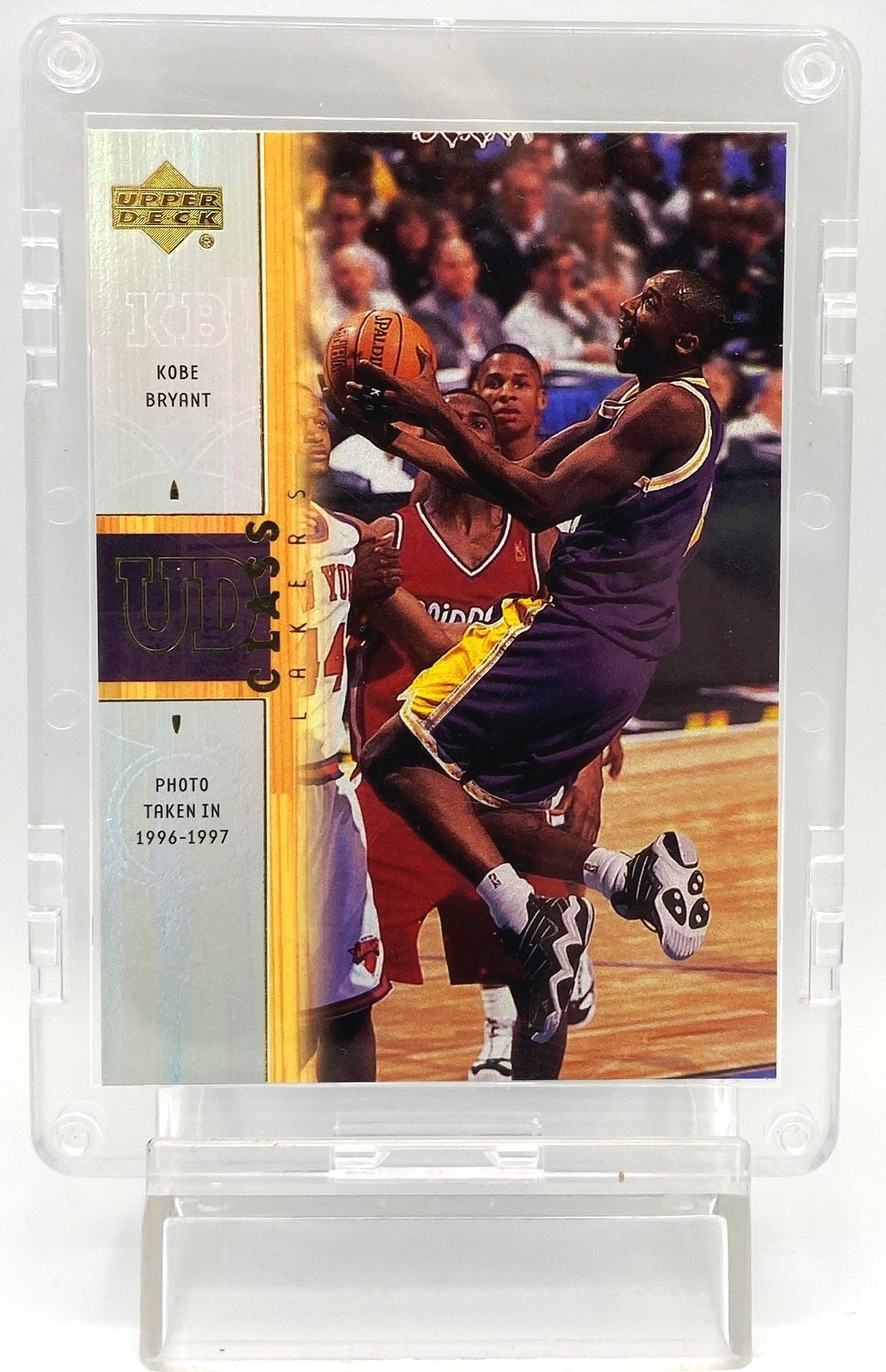 2001 UD Class Kobe Bryant (Holo-Foil Gold Script Print 1pc Insert Card #C5 (1)