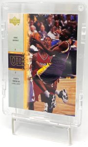 2001 UD Class Kobe Bryant (Holo-Foil Gold Script Print 1pc Insert Card #C5 (4)