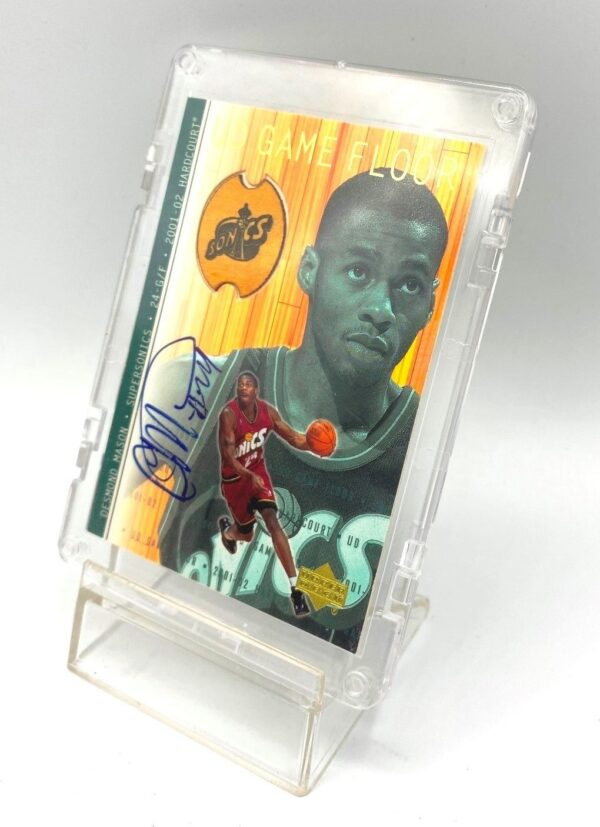 2001 Upper Deck (Desmond Mason) Auto-GF Card #DM-A (4)