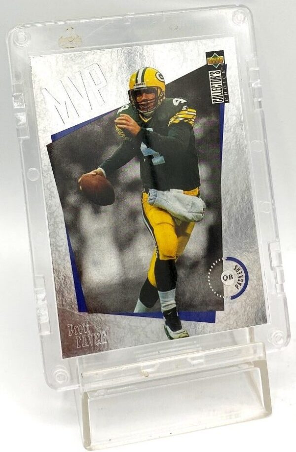 1996 Collectors Choice MVP Silver Card #M17 Brett Favre (3) 1996 Collectors Choice MVP Silver Card #M17 Brett Favre (3)