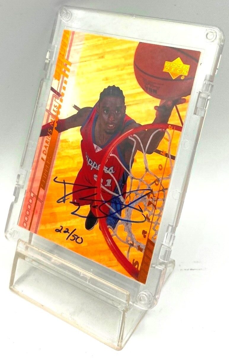 2001 UD Reserve Star Rookie Darius Miles Autograph Card 22/50 (Vintage