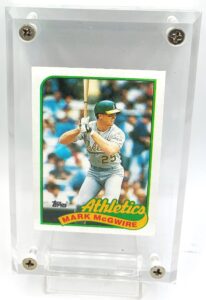 1989 Topps Card #70 Mark McGwire (4)