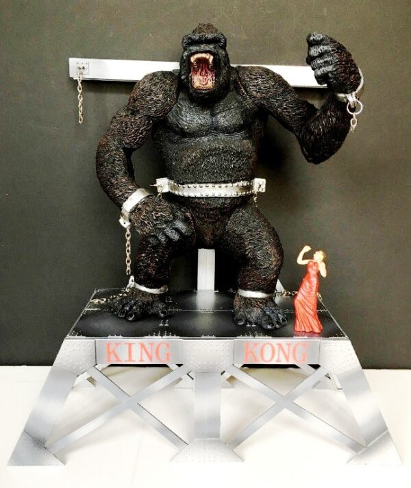 2000 Movie Maniacs King Kong (Deluxe Box Set) (4) 2000 Movie Maniacs King Kong (Deluxe Box Set) (4)