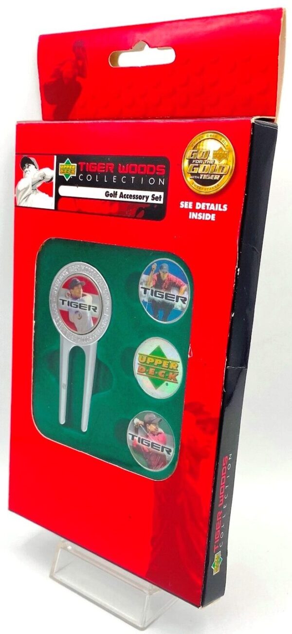 Tiger Woods Collection 2004 Golf Accessory Set (4)