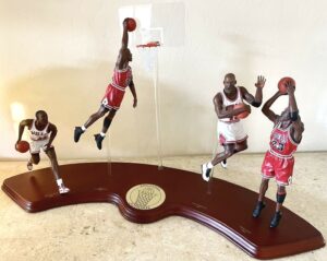 2001 Michael Jordan Lifetime of Achievement Danbury Mint-4 pc (1)