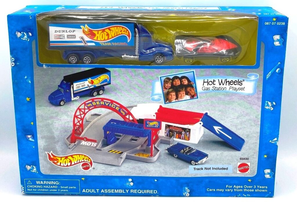 1995 Hot Wheels Service Gas Station Playset Plus Dunlop Team Racing (1)
