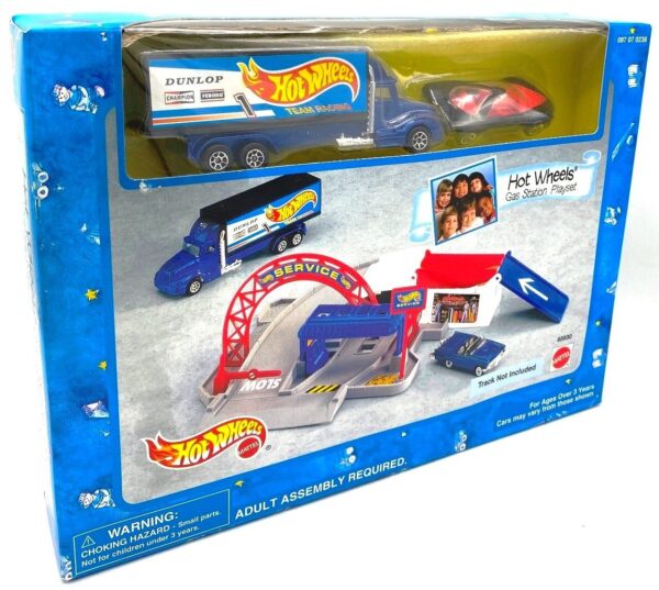 1995 Hot Wheels Service Gas Station Playset Plus Dunlop Team Racing (4) 1995 Hot Wheels Service Gas Station Playset Plus Dunlop Team Racing (4)