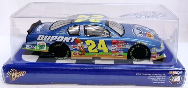 2002 Chevy Monte Carlo #24 Jeff Gordon Dupont 400 Looney Tunes-(2)