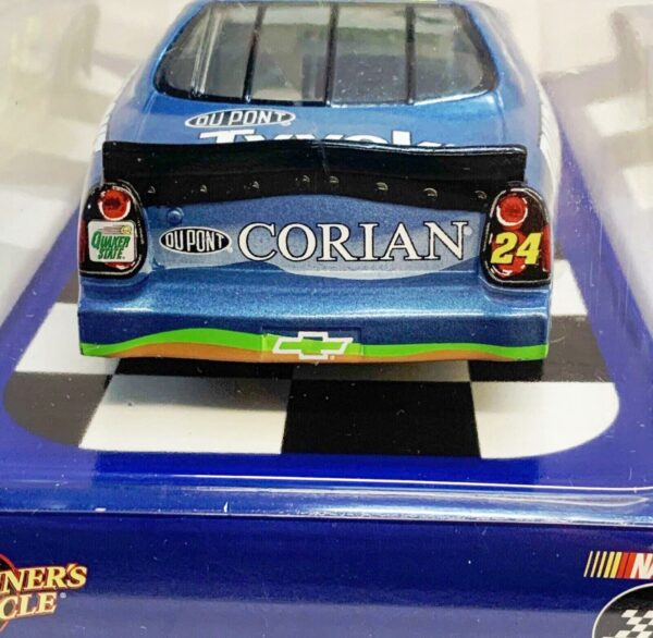 2002 Chevy Monte Carlo #24 Jeff Gordon Dupont 400 Looney Tunes-(4)