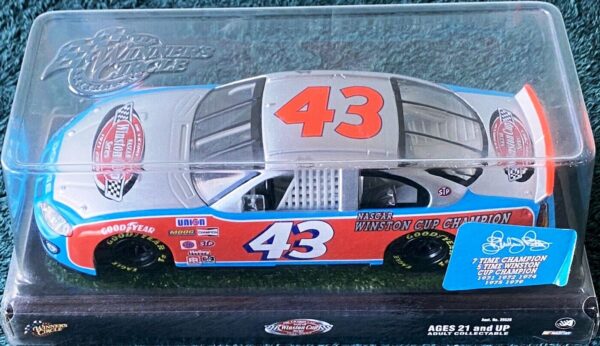 2003 Dodge Richard Petty #43 STP Nascar Winston Cup Victory Lap-5 2003 Dodge Richard Petty #43 STP Nascar Winston Cup Victory Lap-5