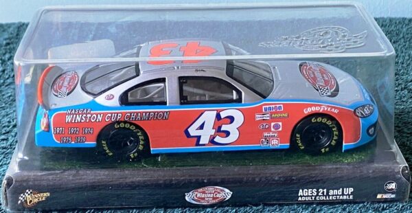 2003 Dodge Richard Petty #43 STP Nascar Winston Cup Victory Lap-6 2003 Dodge Richard Petty #43 STP Nascar Winston Cup Victory Lap-6