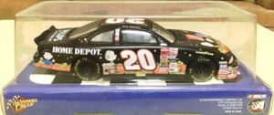 2003 Pontiac Grand Prix #20 Tony Stewart Home Depot Peanuts 2