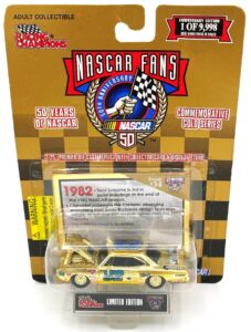 1998 Nascar Fans #82 (70 Dodge Super Bee) (1)