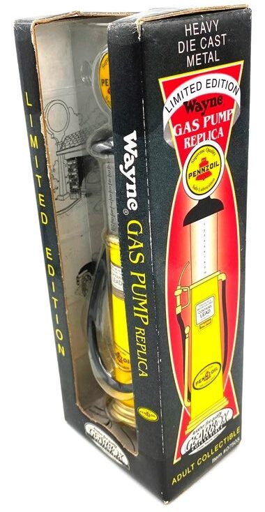 1997 Gear Box Collectibles Wayne GAS PUMP (5) 1997 Gear Box Collectibles Wayne GAS PUMP (5)