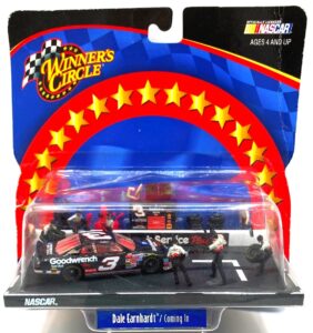 2002 Winner's Circle Nascar Deluxe Series Dale Earnhardt Coming In (2)
