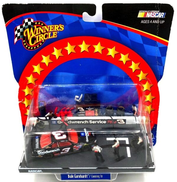 2002 Winner's Circle Nascar Deluxe Series Dale Earnhardt Coming In (3)