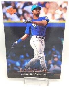 1995 UD Ken Griffey Jr Seattel Mariners-OF (5x7 #100) (3)