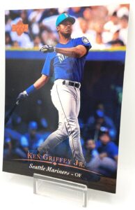 1995 UD Ken Griffey Jr Seattel Mariners-OF (5x7 #100) (5)
