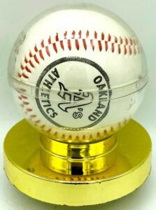 1983 Rickey Henderson Signed Baseball (3)