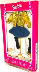 1995 Barbie Fashion Avenue (Gold) Open (3)