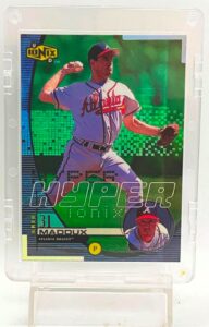 1999 UD Ionix Refractor Hyper Greg Maddux#H4 (1)