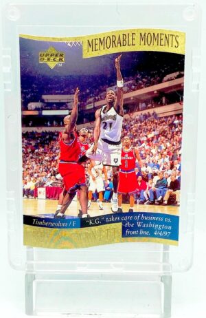 1998 UD Gold CC Moments Kevin Garnett #5 (1)