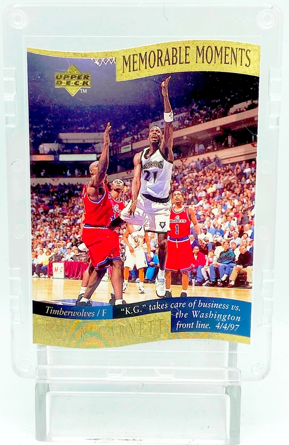 1998 UD Gold CC Moments Kevin Garnett #5 (1)